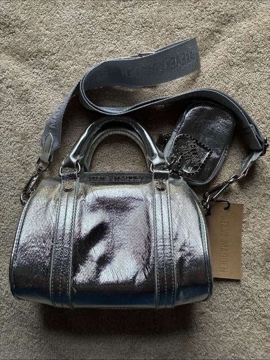 Steve Madden Handbags - Steve Madden NWT BDenny Silver with Detachable Strap